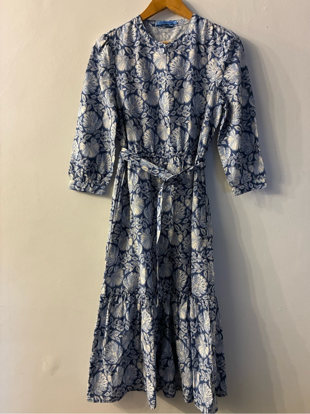 J. McLaughlin Cerina Blue Floral Silk Blend Midi Dress Euro Summer Coastal M - Picture 4 of 12